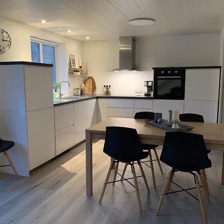 Spacious Apartment On N.P.Gota 8A, Klaksvik Klaksvík Exterior foto
